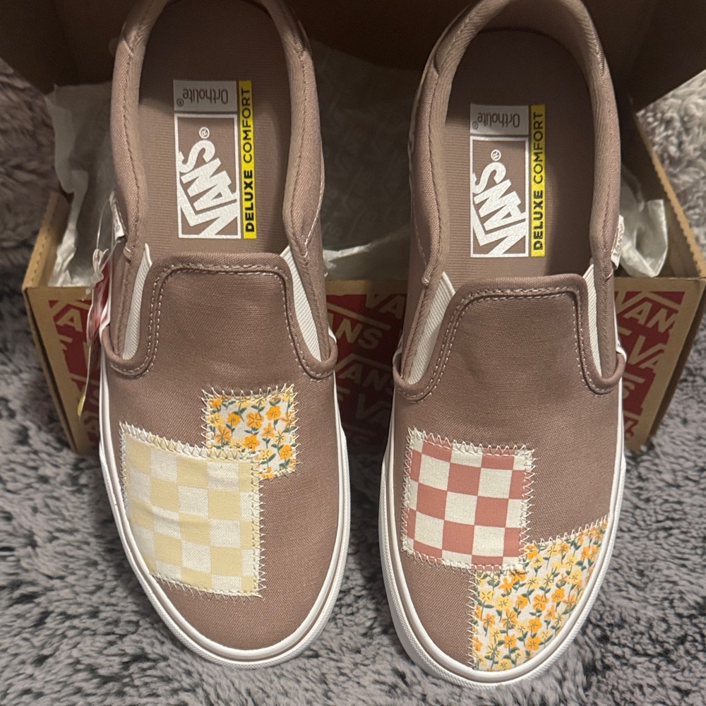 Vans Women Patchwork Slip-On Asher Deluxe Sneakers - Pink and White - Picture 2 of 10